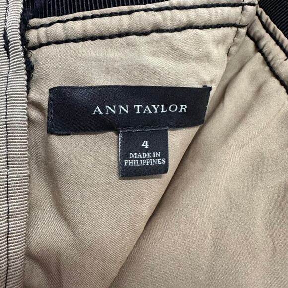 Ann Taylor Size‎ 4 Skirt Black Crochet Skirt Scalloped Bottom Zip Lined Romantic - Picture 9 of 11